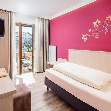 Hotel-Gasthof Huber Ebersberg Buitenkant foto